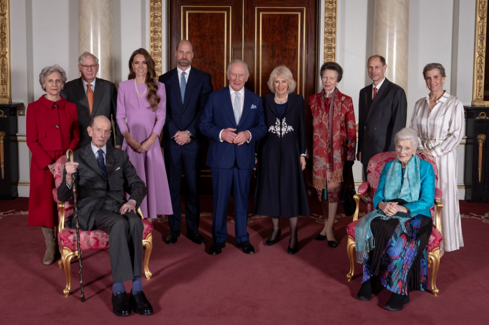 Британська королівська родина презентувала нове історичне фото